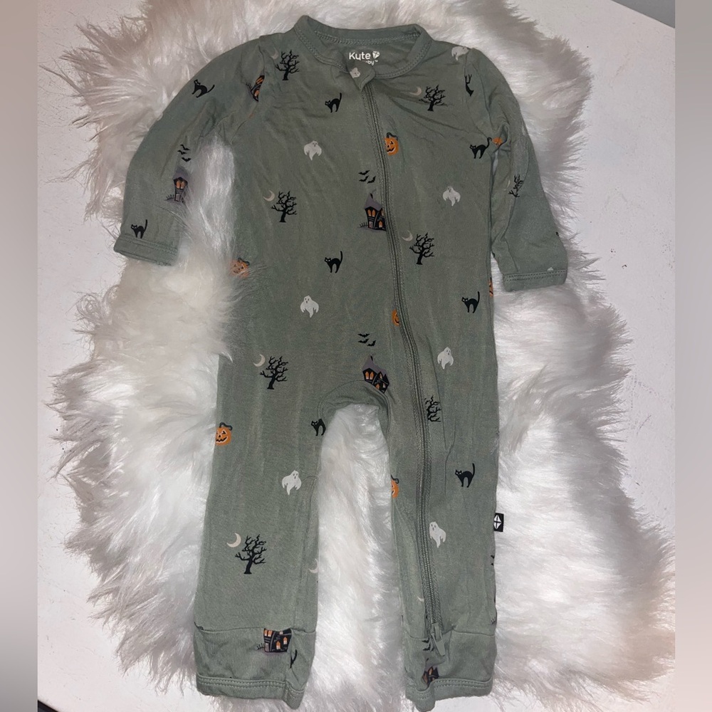 KYTE BABY Sage green Halloween bamboo sleeper